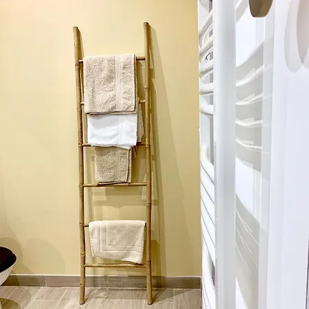 Atelier Des Vidaux Bed & Breakfast