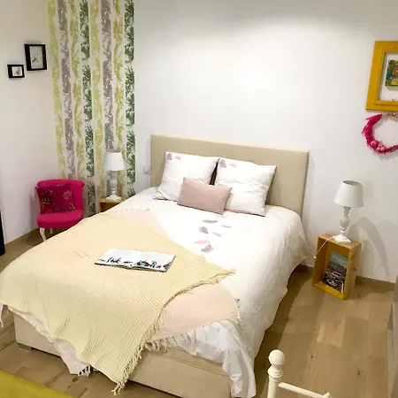 Atelier Des Vidaux Bed & Breakfast Saint-Aunes
