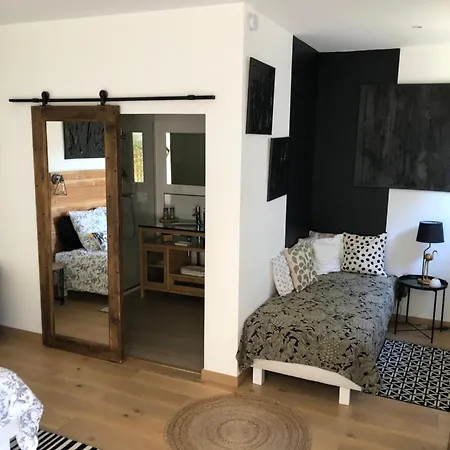 Atelier Des Vidaux Bed & Breakfast Saint-Aunes